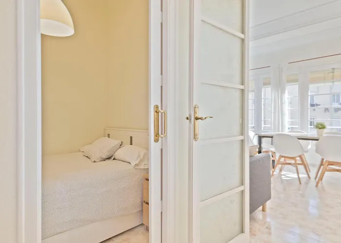 Apartmento Industria شقة برشلونة